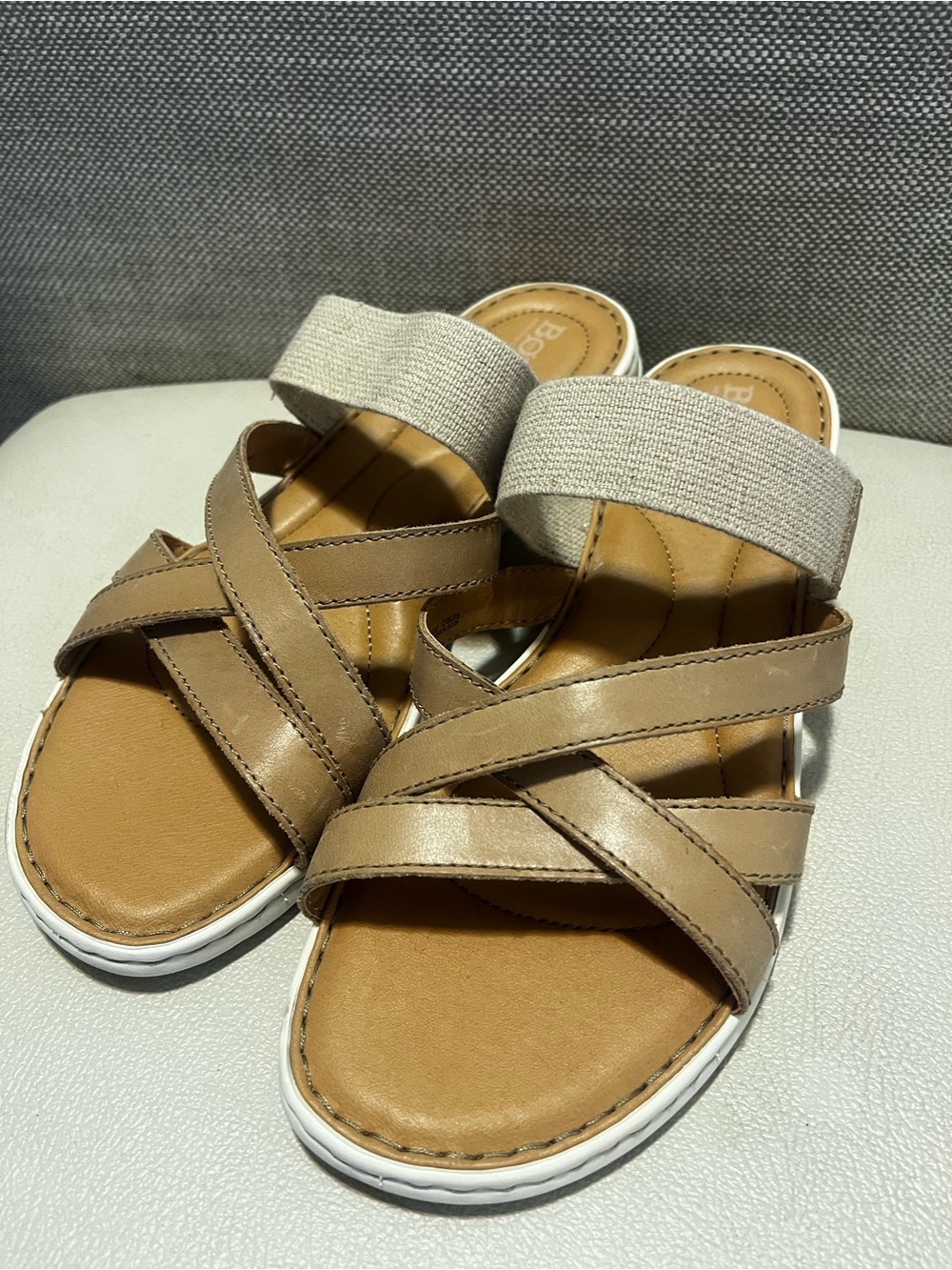 Born Shawna Women’s Tan Crisscross Slide Sandals with Elastic Strap Size 10